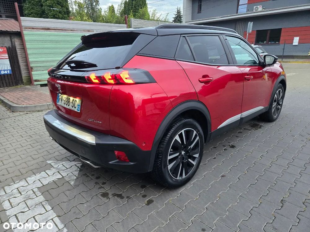 Peugeot 2008 PureTech 130 EAT8 GT - 10