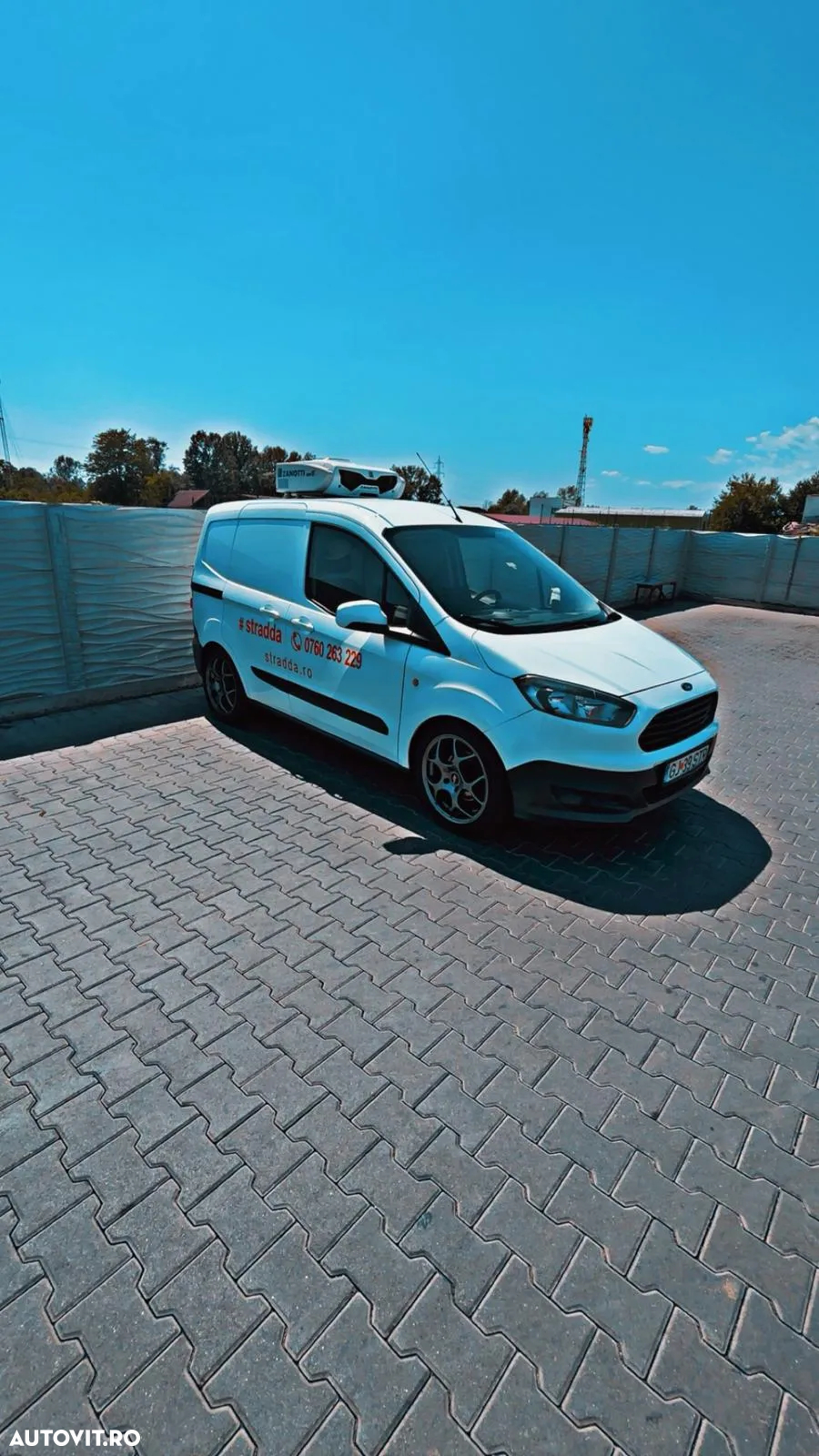 Ford Transit Courier 1.5 TDCi L1 Kombi Commercial Ambiente - 2
