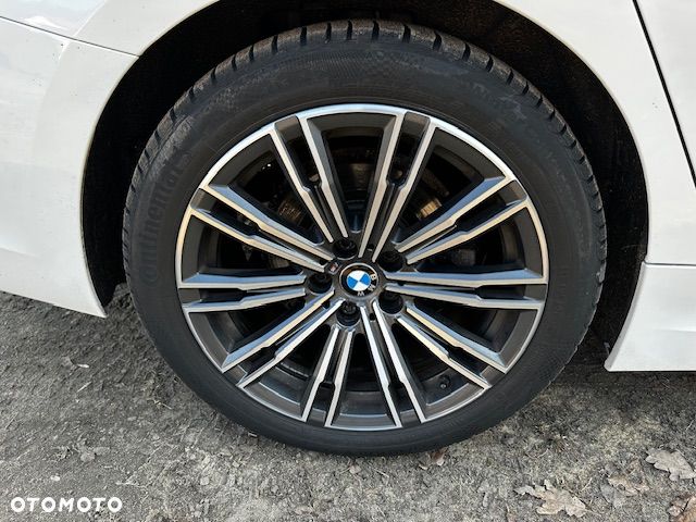 BMW Seria 3 320d xDrive Edition M Sport Shadow - 7