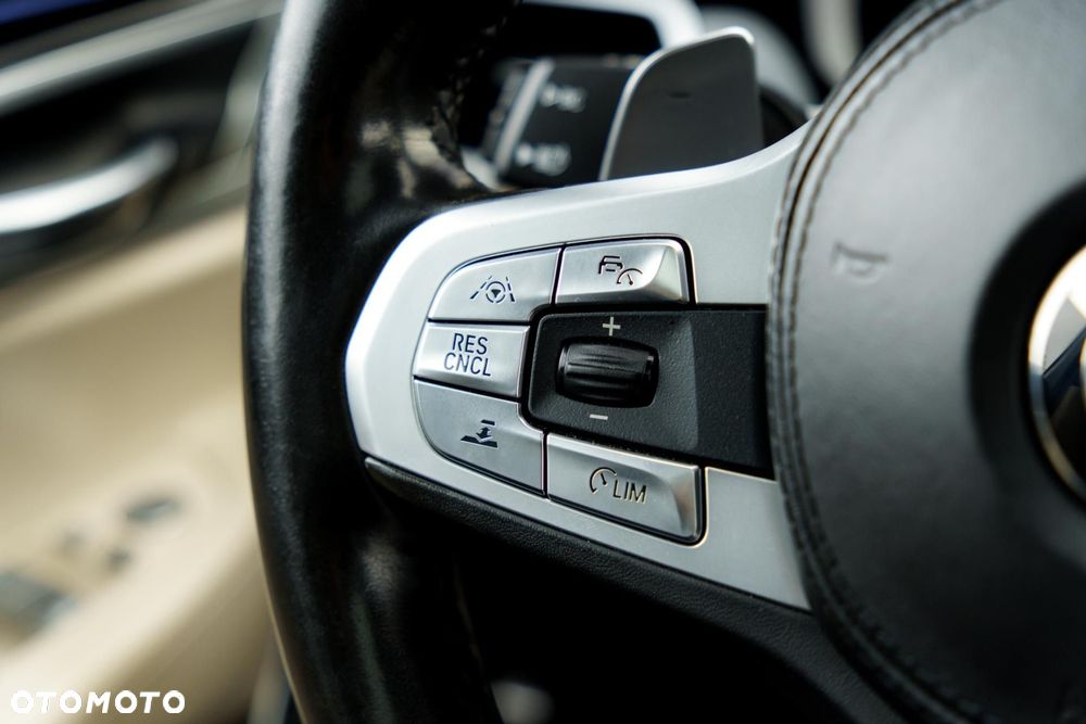 BMW Seria 7 - 29