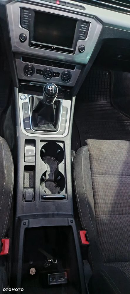 Volkswagen Passat - 18