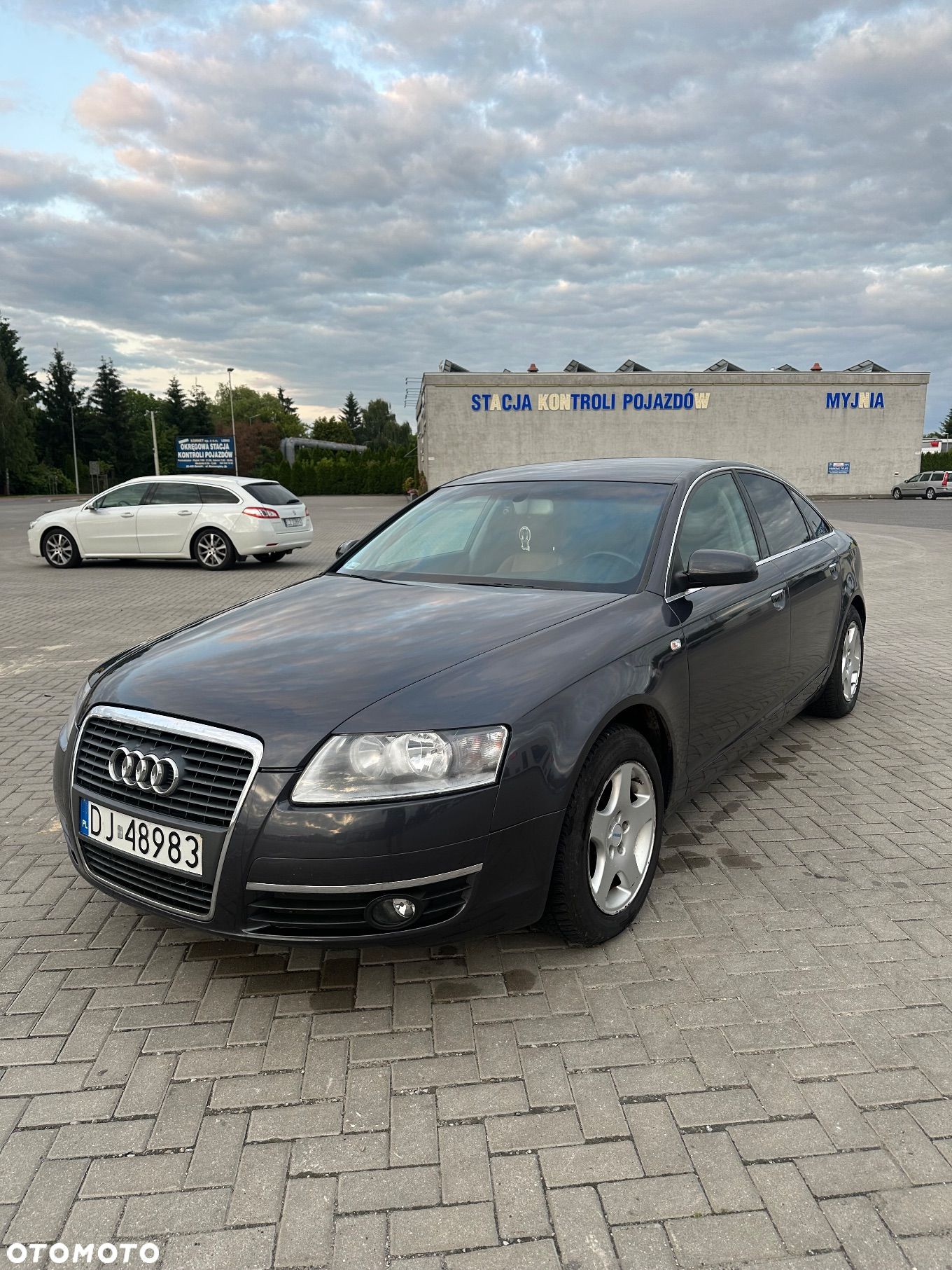 Audi A6 2.4 - 1