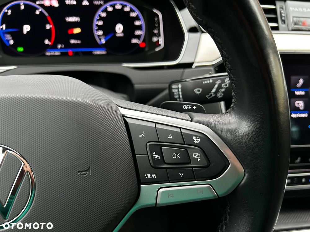 Volkswagen Passat Variant 2.0 TDI SCR DSG 4Motion Elegance - 21