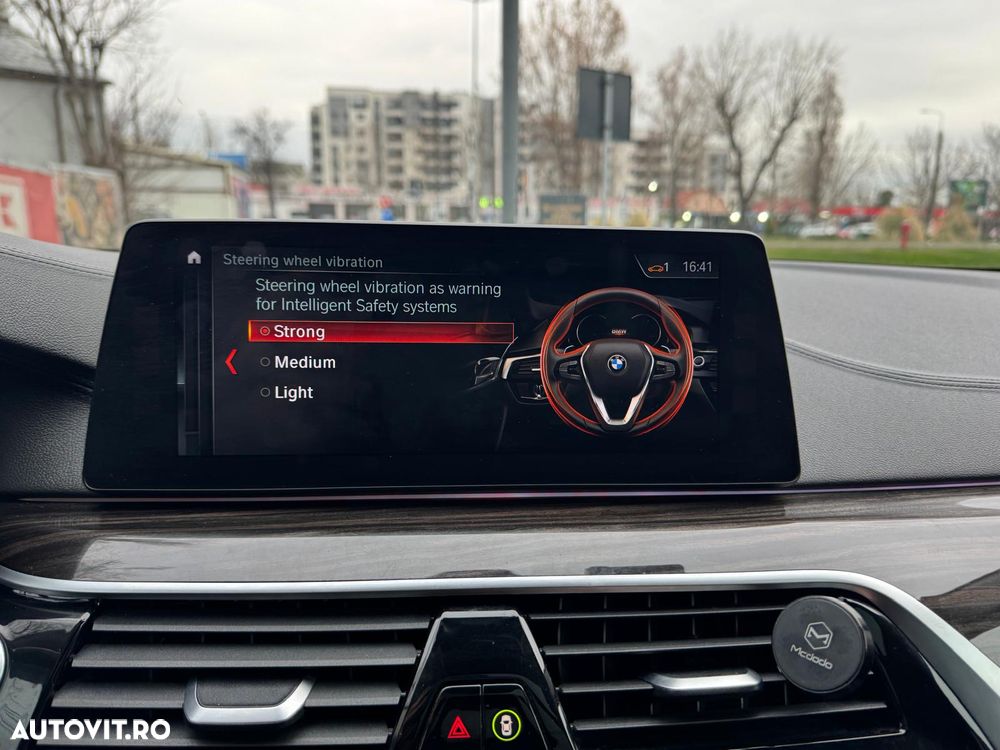 BMW Seria 5 520d xDrive Aut. Luxury Line - 9