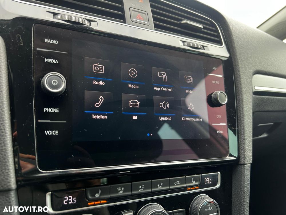 Volkswagen Golf - 16