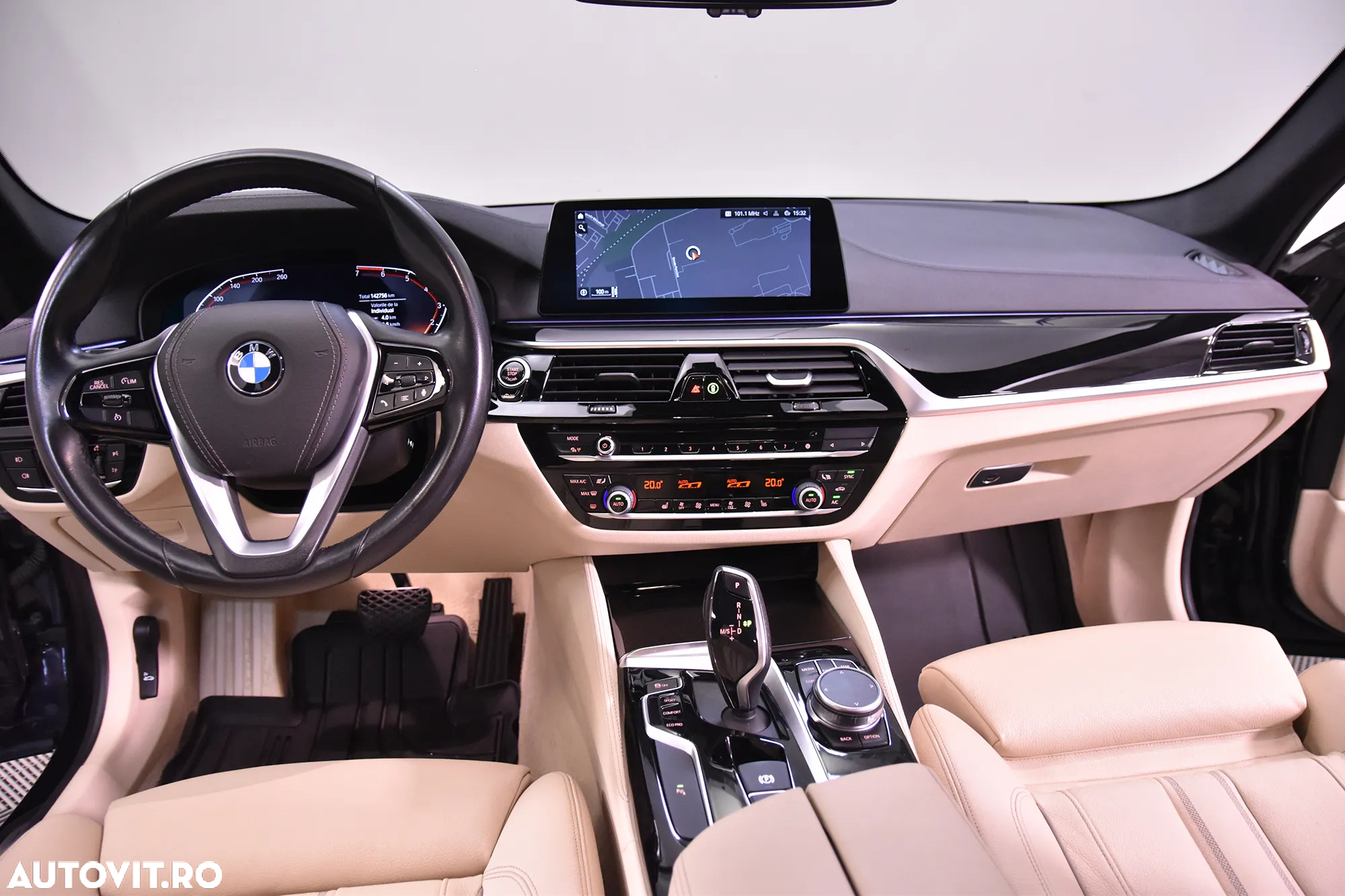 BMW Seria 5 520i Touring Aut. - 9