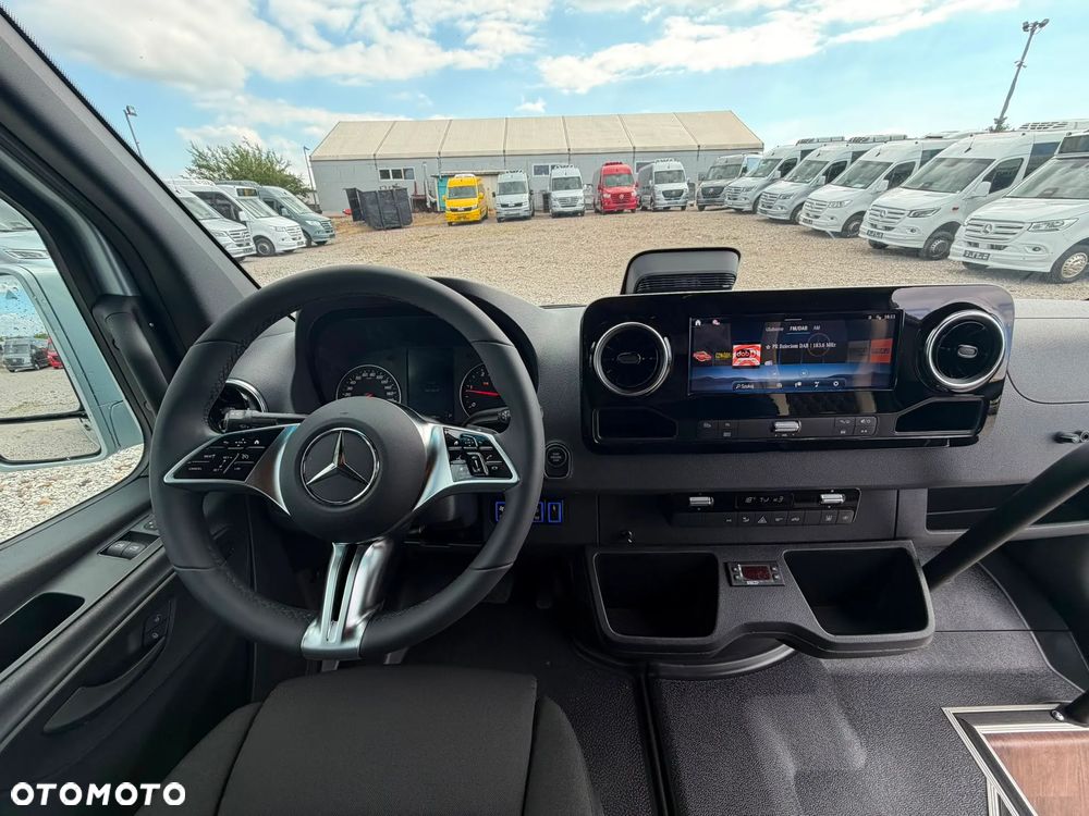 Mercedes-Benz Sprinter 519 - 18