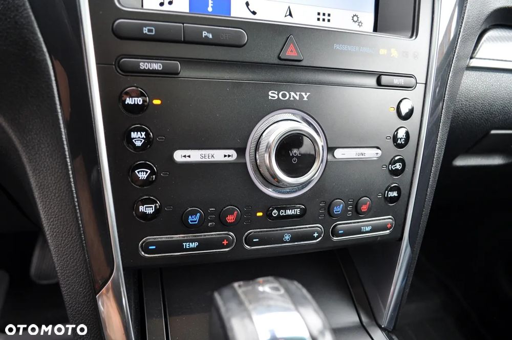 Ford Explorer - 24