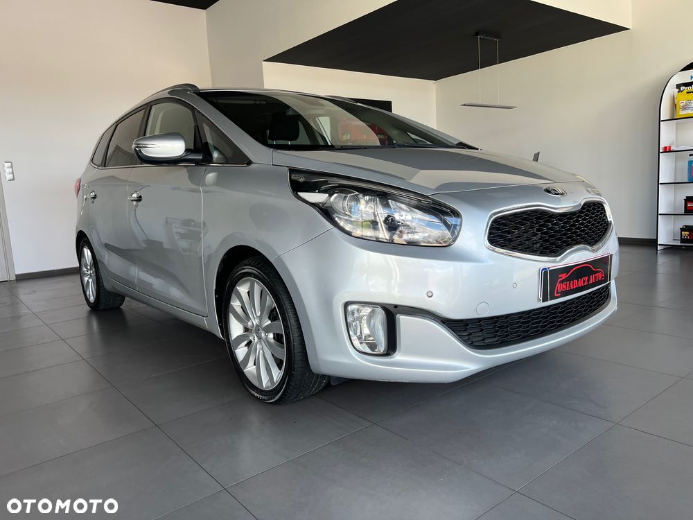 Kia Carens - 8