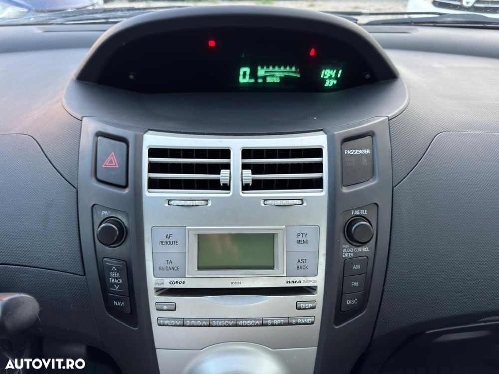 Toyota Yaris 1.0 Luna - 8