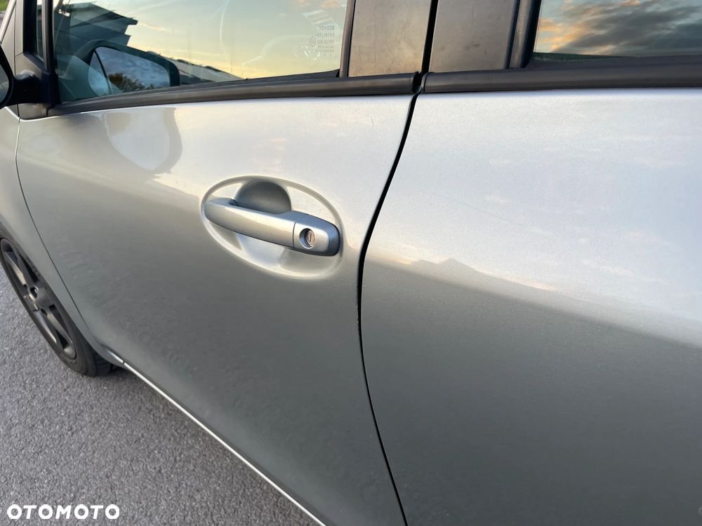 Toyota Yaris 1.3 Luna - 12