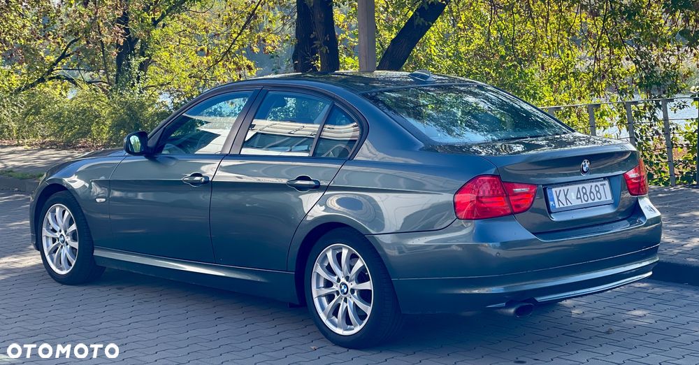 BMW Seria 3 320i - 6