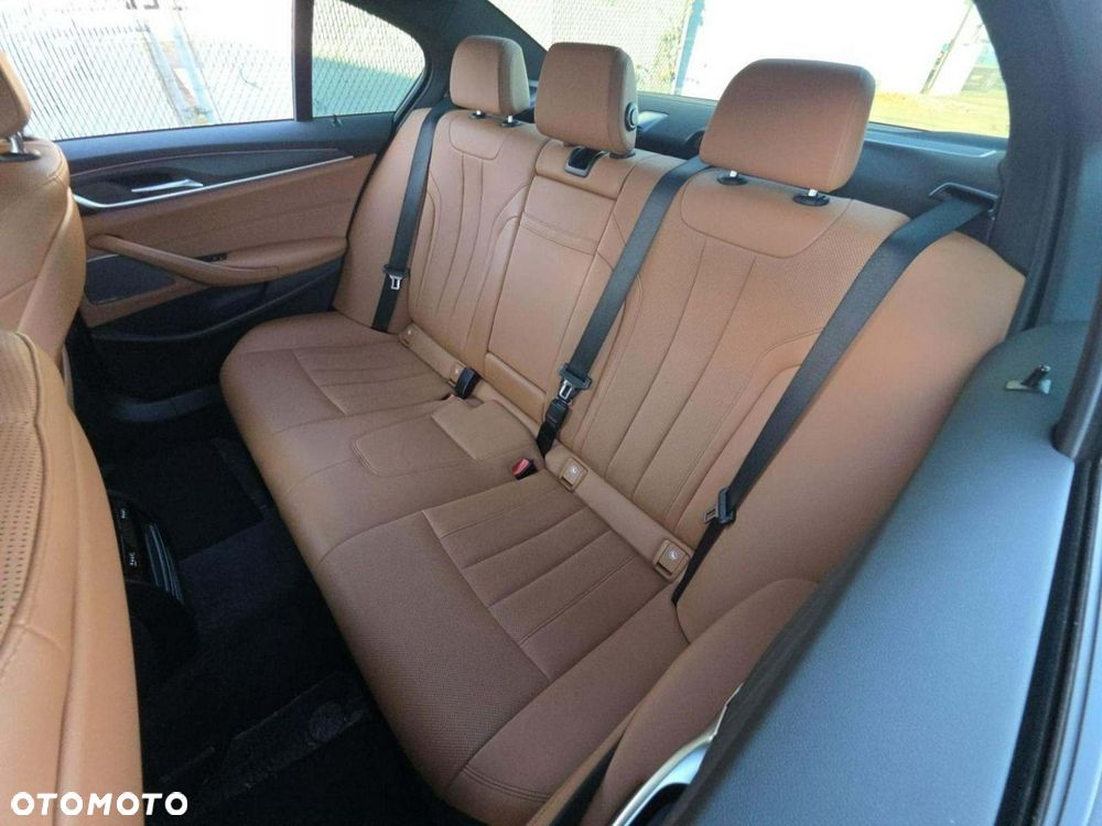 BMW Seria 5 540i M Sport sport - 10