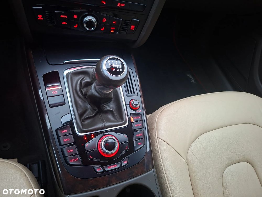 Audi A4 Limousine - 16