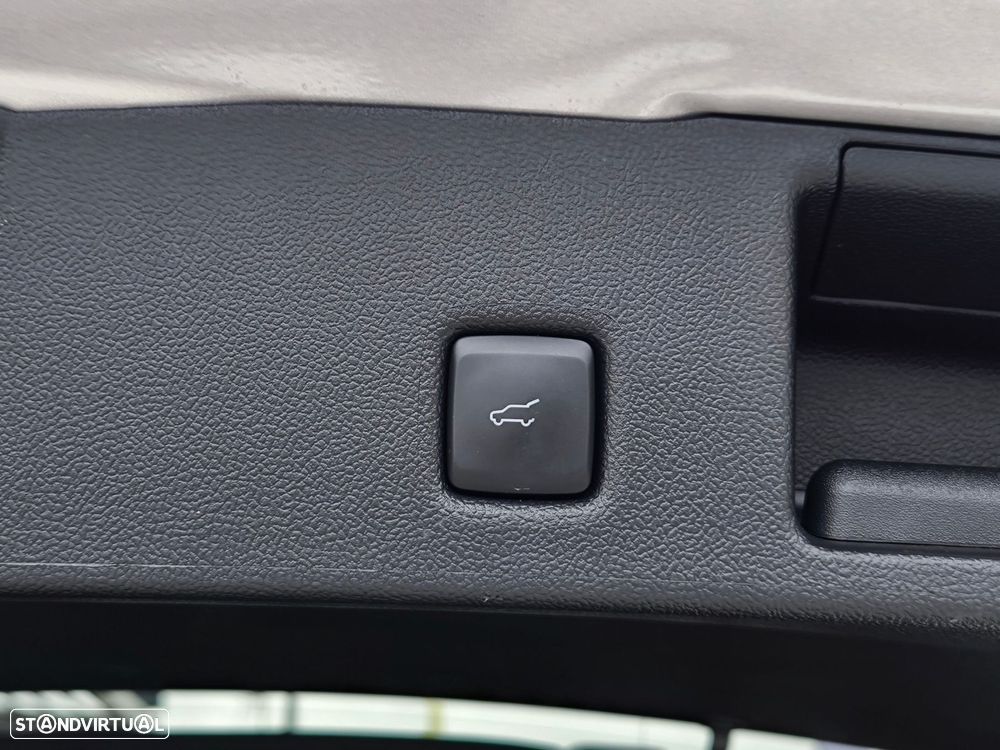 Ford Kuga 2.5 PHEV ST-Line X - 36