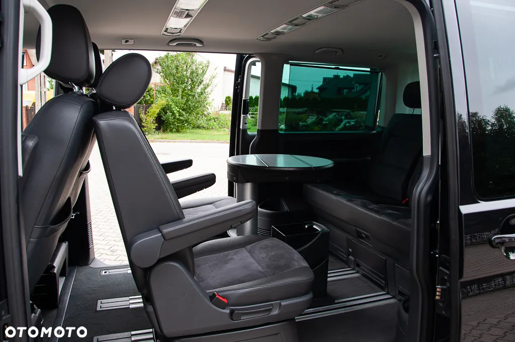 Volkswagen Multivan - 23