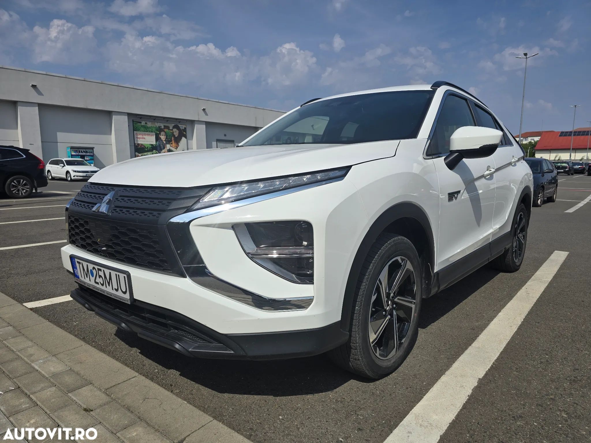 Mitsubishi Eclipse-Cross Plug-In Hybrid 4WD Basis - 1