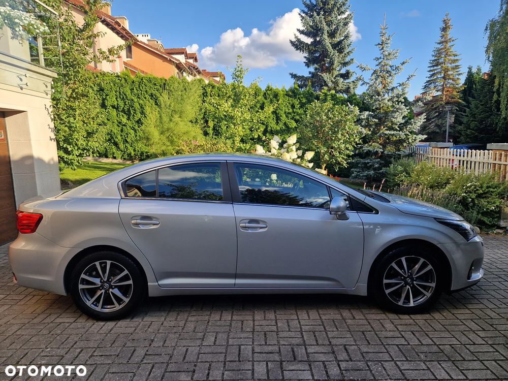 Toyota Avensis 1.8 Premium EU5 MS - 12