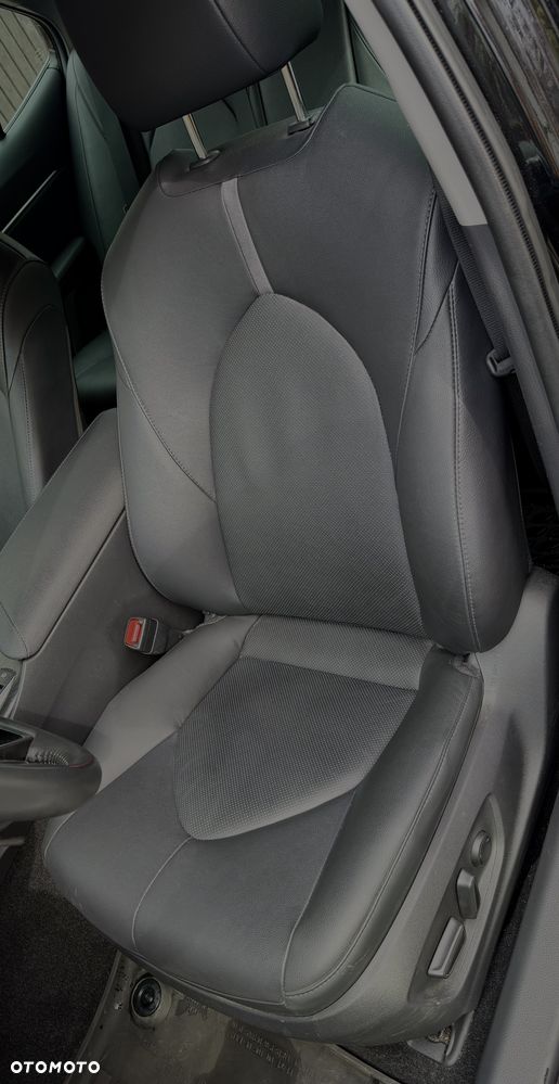 Toyota Camry 2.5 Hybrid Executive CVT - 8