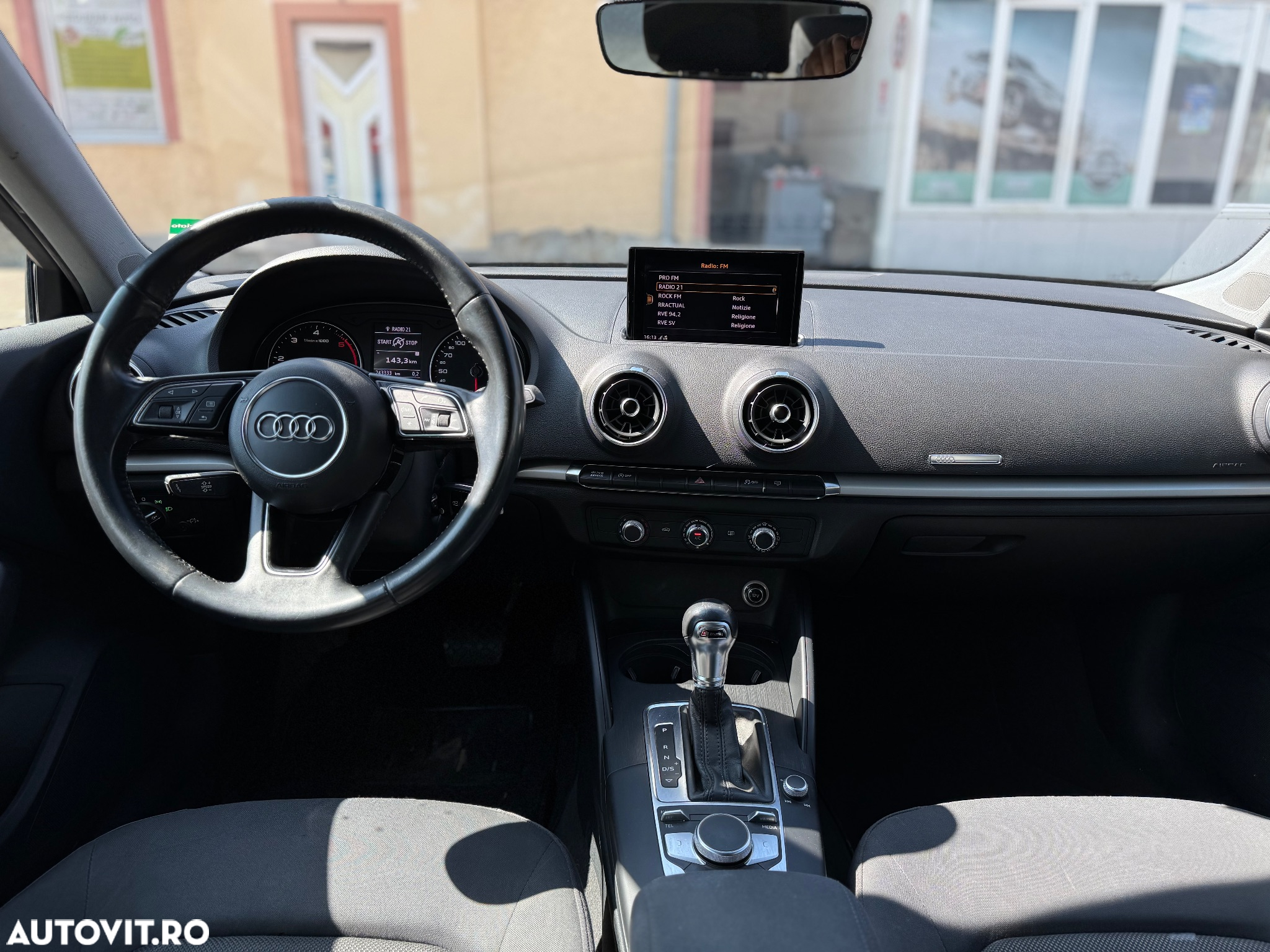 Audi A3 1.6 TDI S tronic Sport - 8