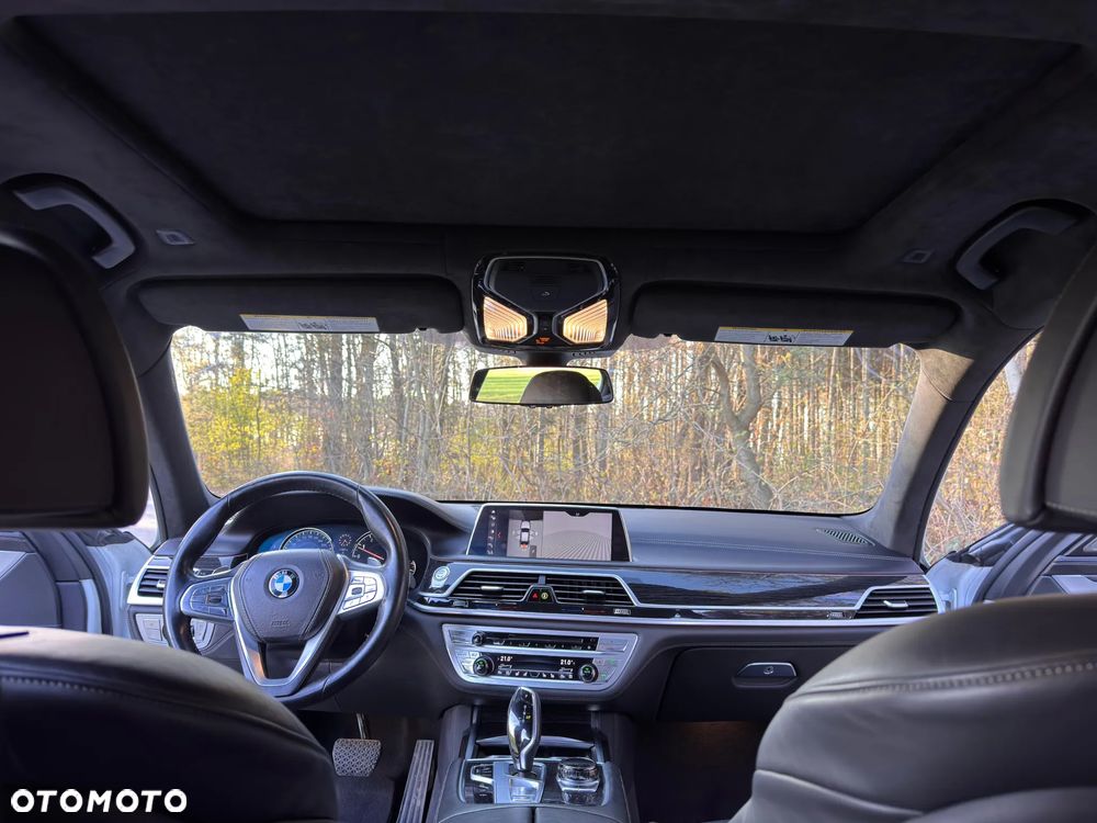 BMW Seria 7 750i xDrive - 18