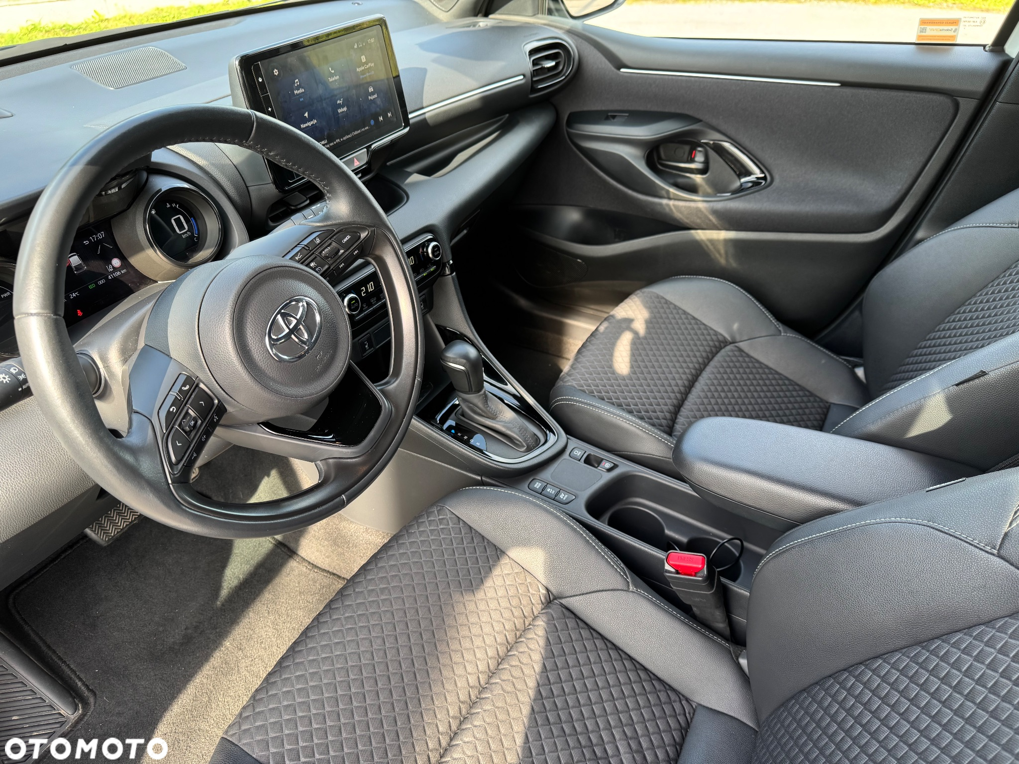 Toyota Yaris Hybrid 1.5 Style - 19