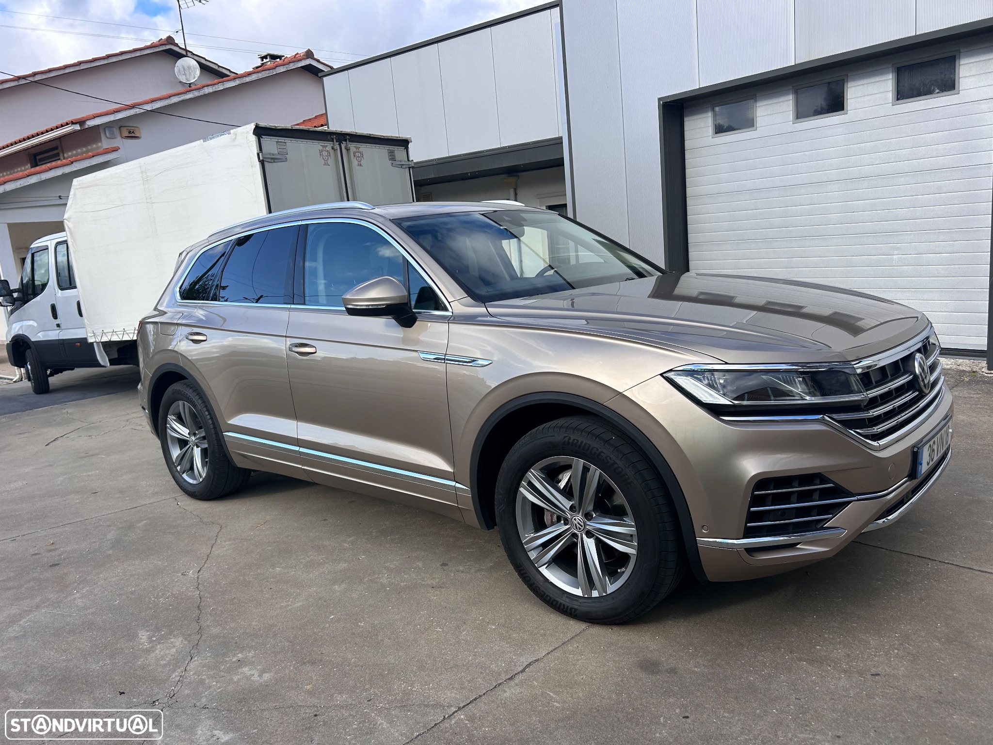 VW Touareg 3.0 TDi V6 R-Line - 6