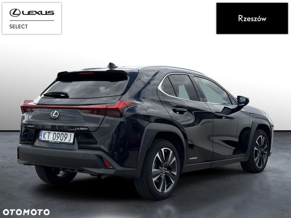 Lexus UX - 5