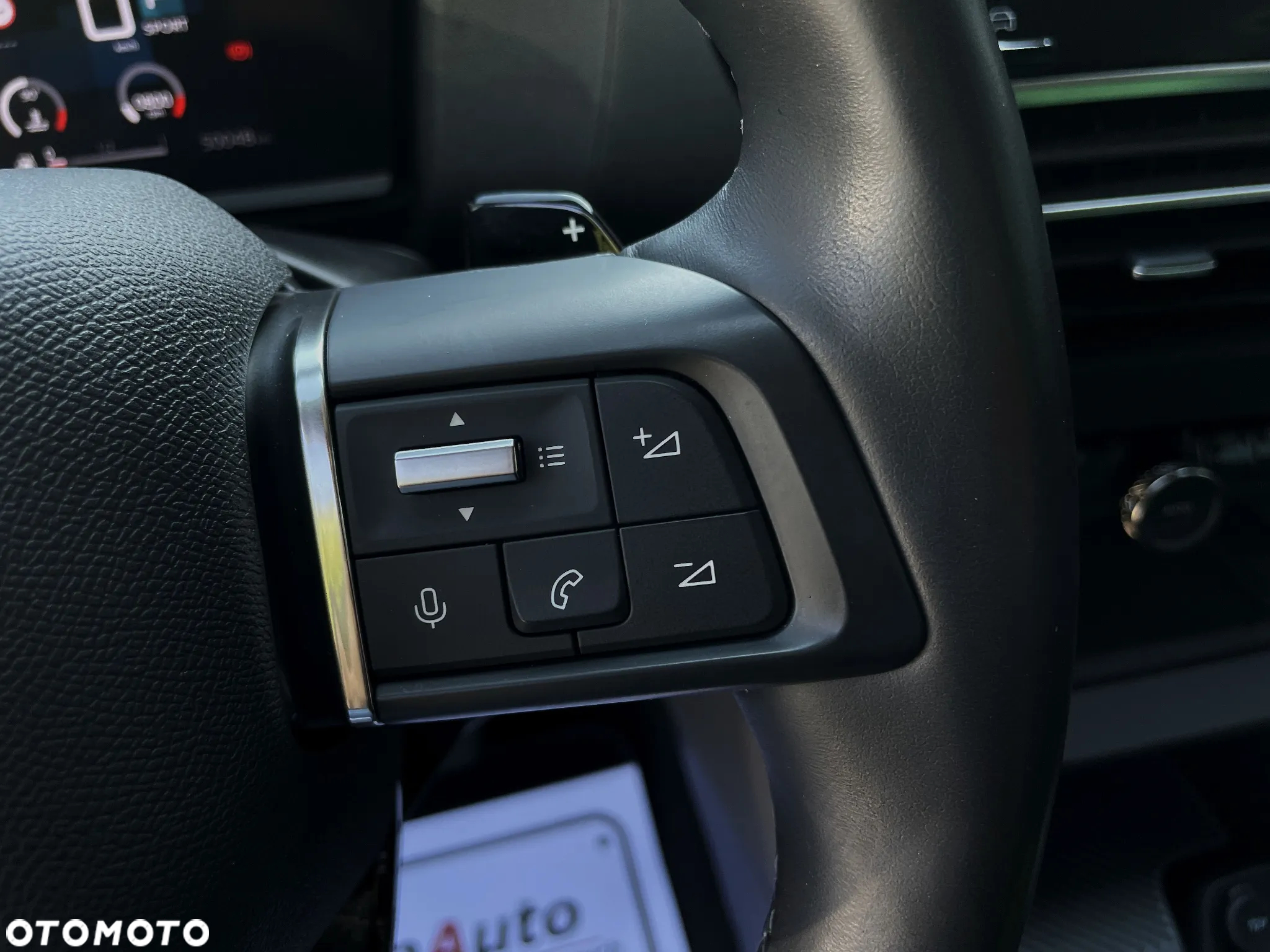 Citroën C4 PureTech 130 Stop&Start EAT8 SHINE - 23