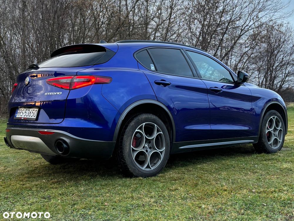 Alfa Romeo Stelvio 2.0 Turbo 16V AT8-Q4 Veloce - 13