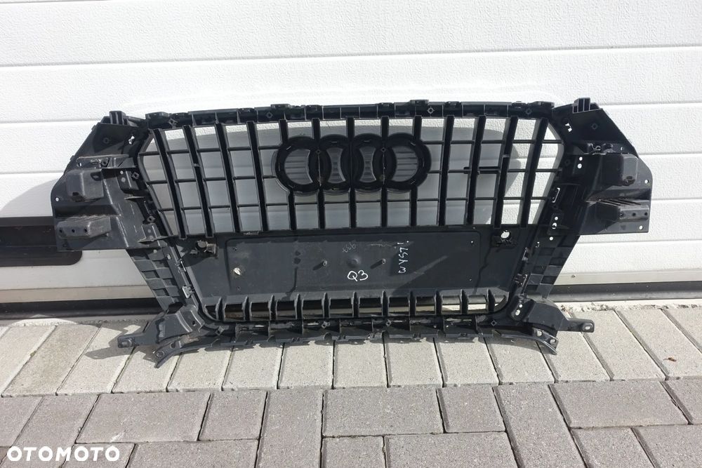 ATRAPA GRILL AUDI Q3 11-14r.  8U0853653H - 10