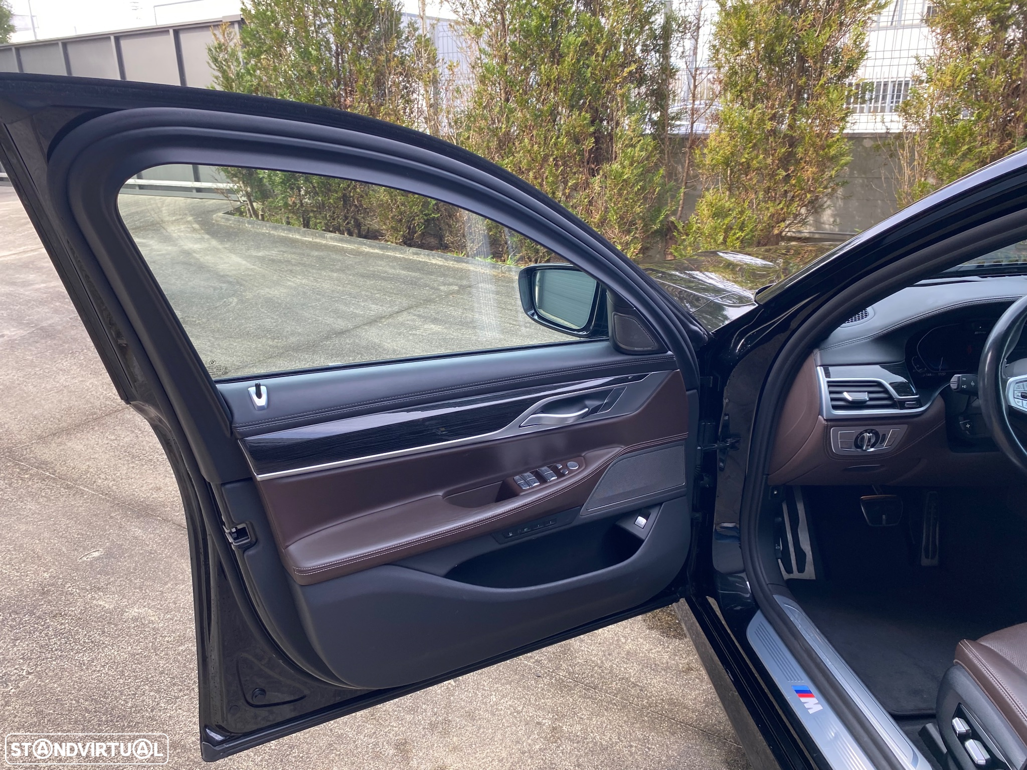 BMW 745 e iPerformance Pack M Auto - 15