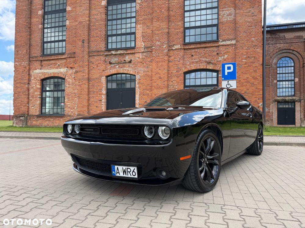 Dodge Challenger - 1