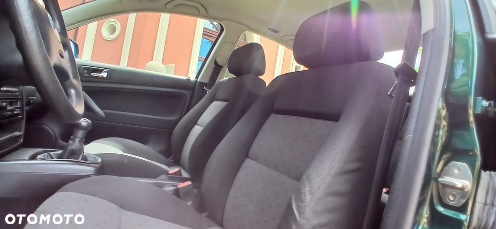 Volkswagen Passat - 22