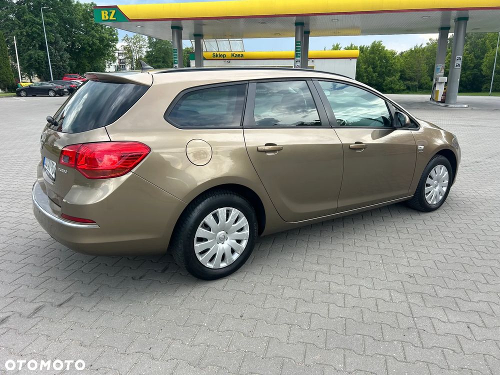 Opel Astra 1.4 Turbo - 11