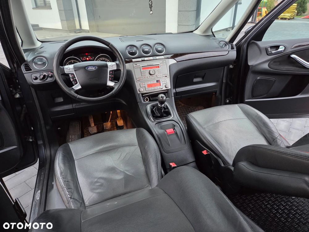 Ford Galaxy 2.0 TDCi Ghia - 38