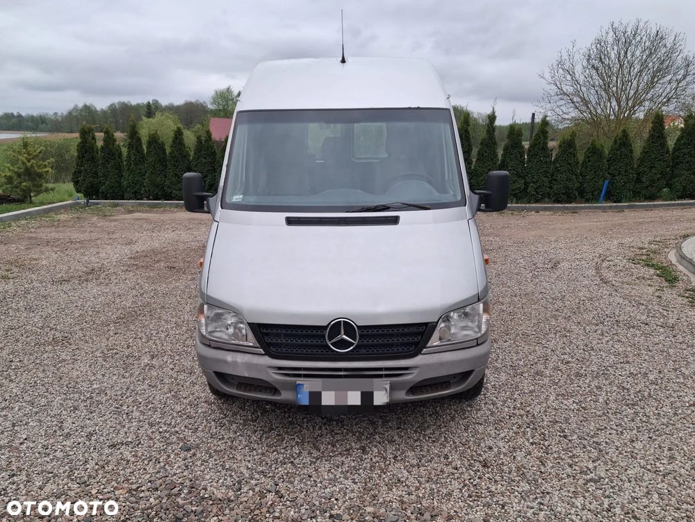 Mercedes-Benz Sprinter - 2