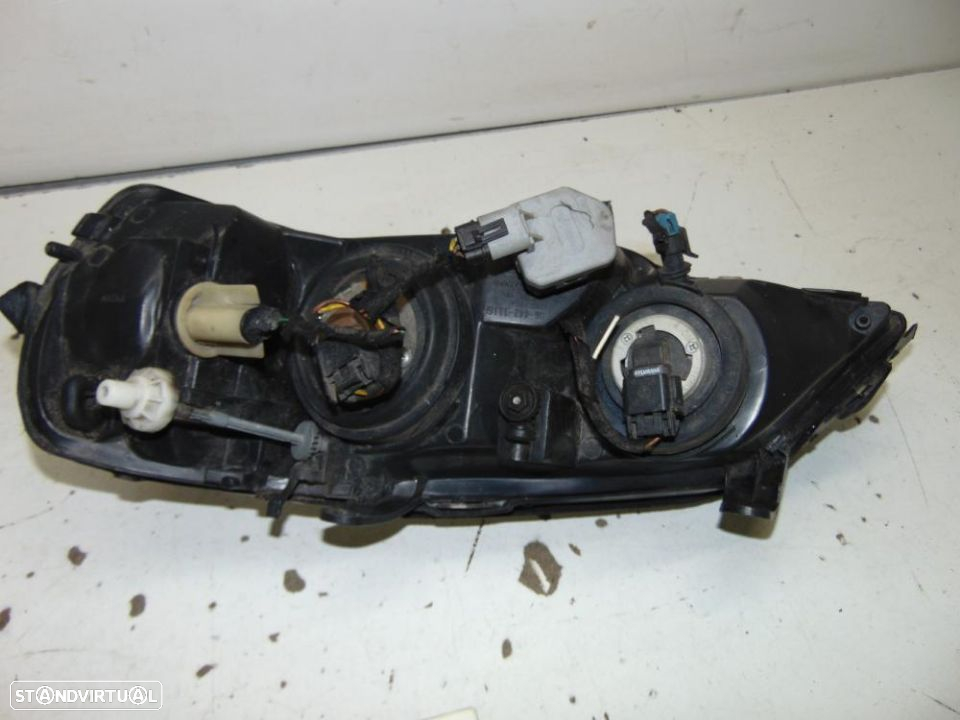 Opel Astra H 2002 farol - 5