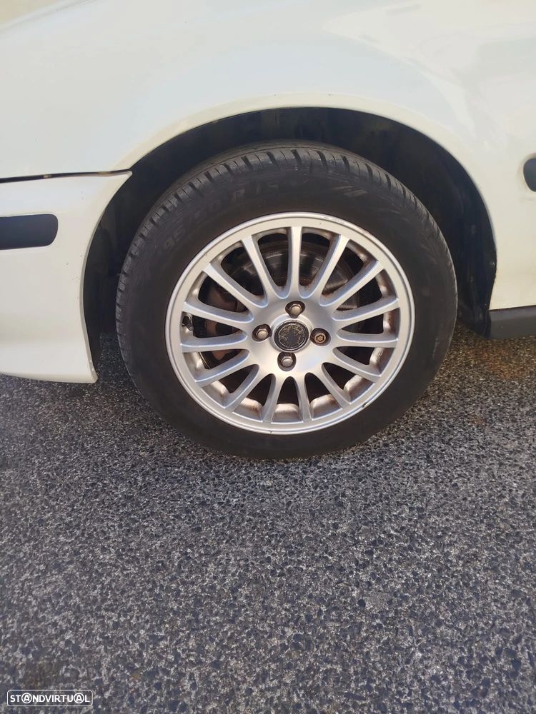 Honda Civic 1.4i S - 4