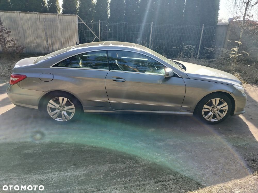 Mercedes-Benz Klasa E 350 CDI DPF BlueEFFICIENCY 7G-TRONIC Elegance - 5