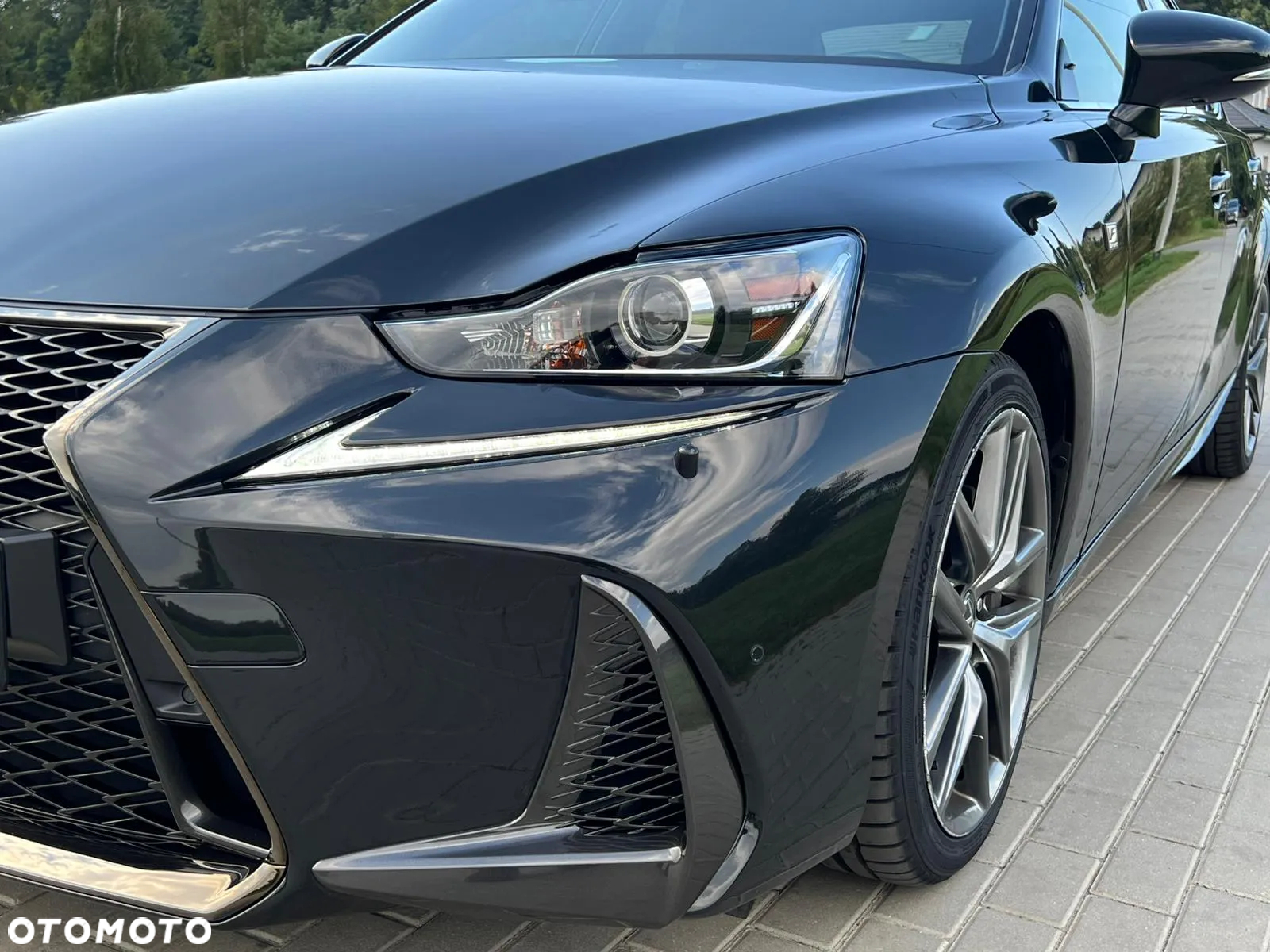 Lexus IS 200t / 300 F Sport - 12