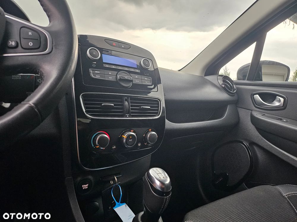 Renault Clio 1.2 16V 75 LIMITED - 31