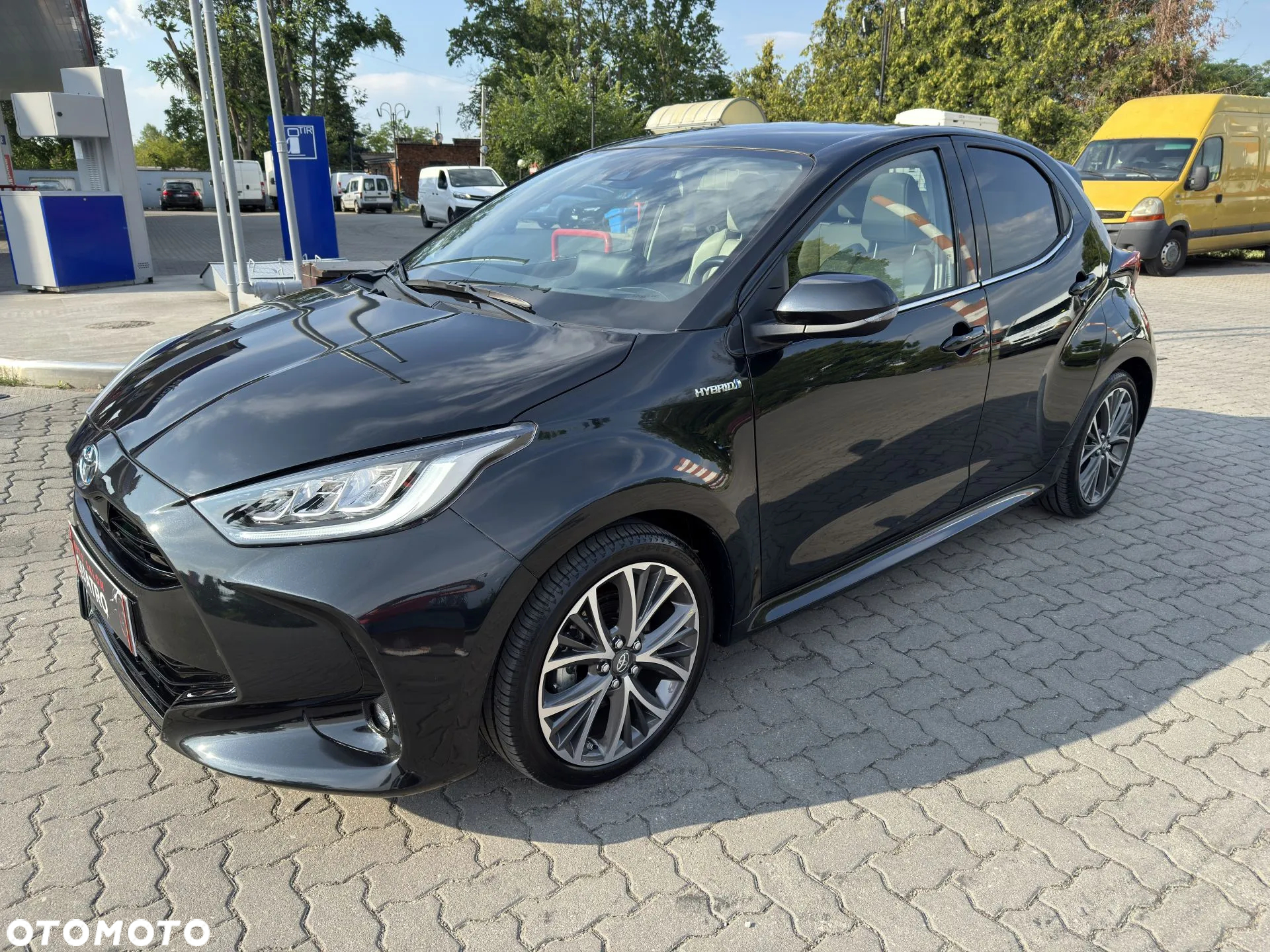 Toyota Yaris Hybrid 116 1.5 VVT-i Black&White - 2