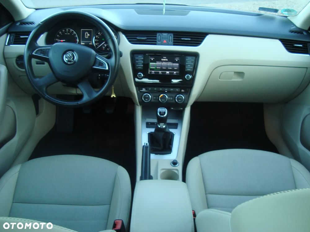 Skoda Octavia 1.6 TDI DPF Elegance - 19