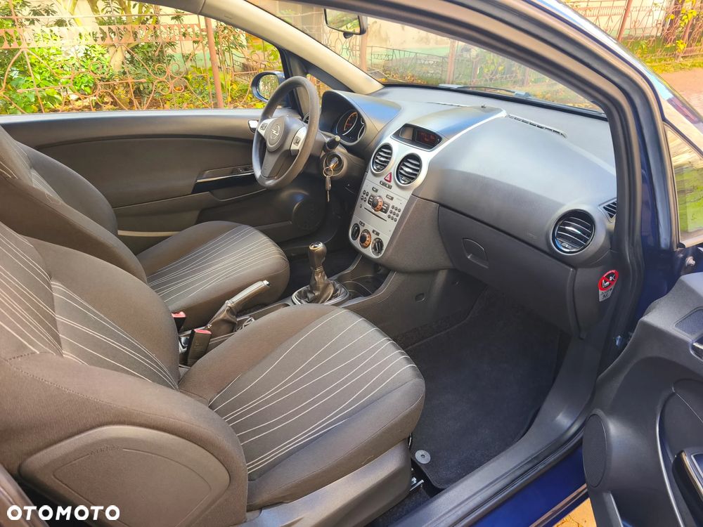 Opel Corsa 1.0 12V Innovation 110 Jahre - 11