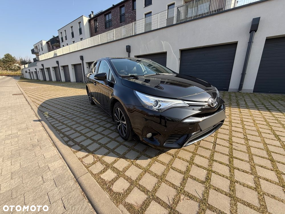 Toyota Avensis 2.0 D-4D Prestige - 23