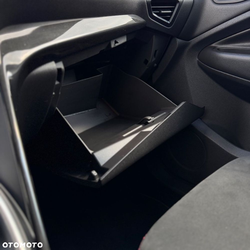 Ford Kuga - 38