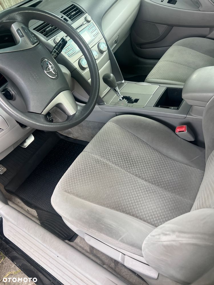 Toyota Camry 2.4 XLE - 8
