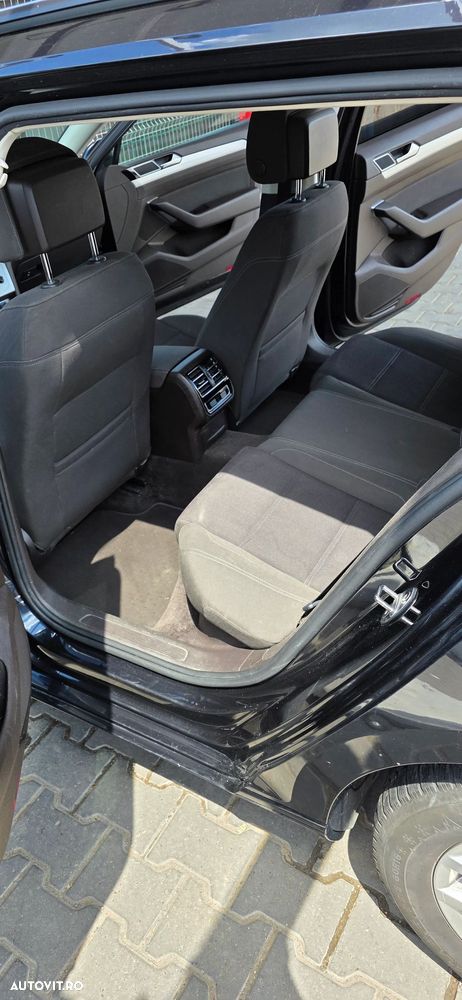 Volkswagen Passat 2.0 TDI DSG Highline - 11