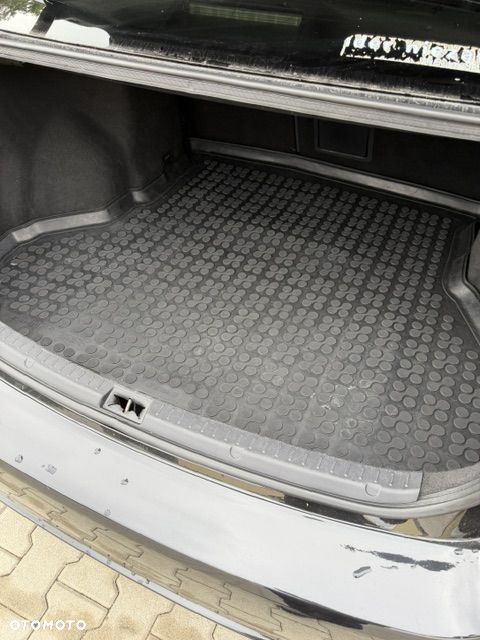 Toyota Avensis 1.8 Premium - 8